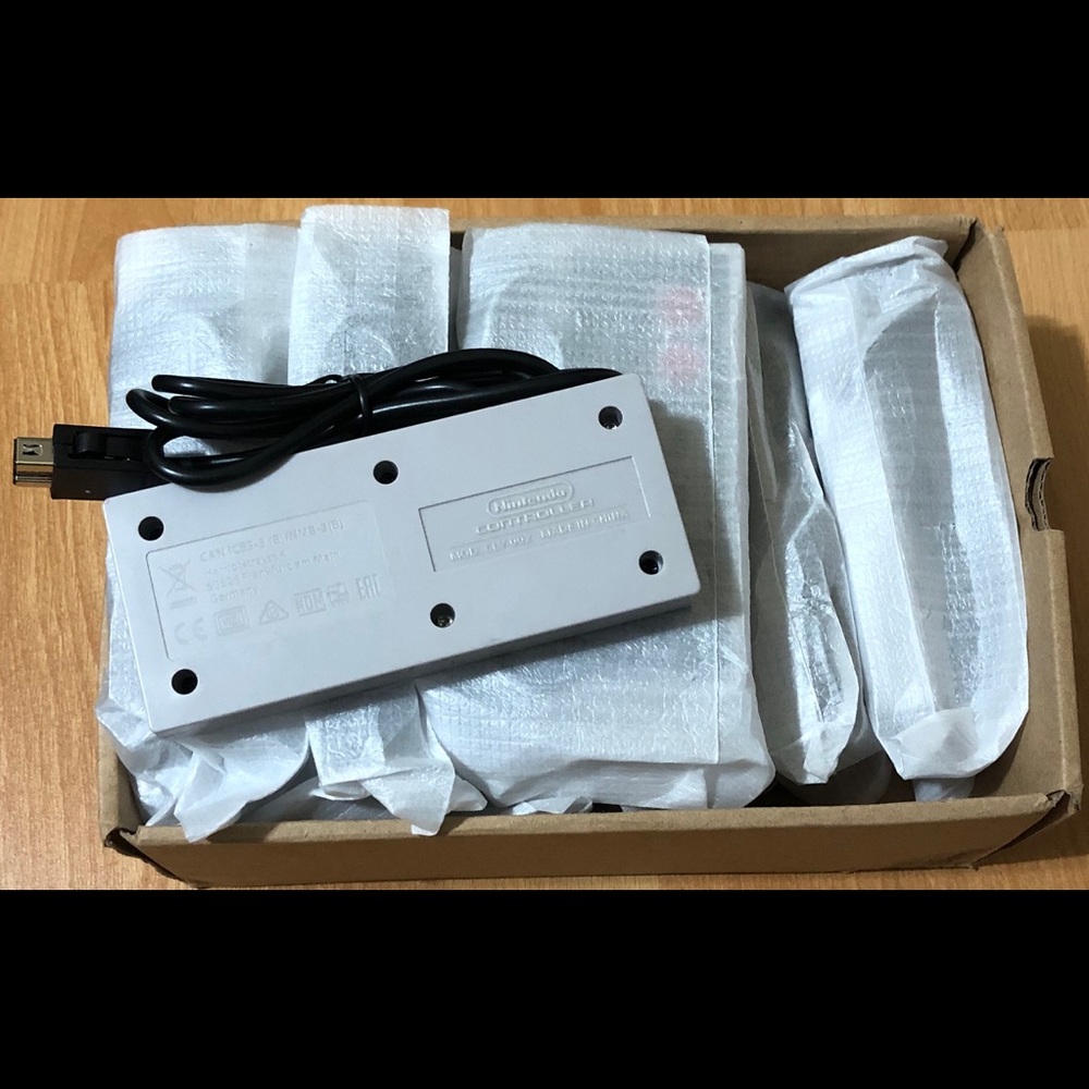 Nintendo NES classic controller - Picture 2 of 4